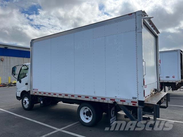 Hino 195 Bakwagens met gesloten opbouw