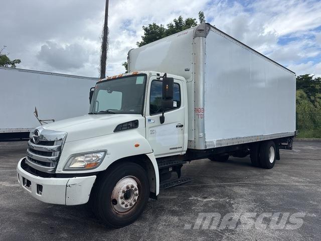 Hino 238 Bakwagens met gesloten opbouw