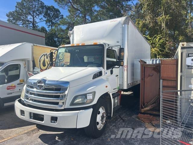 Hino 238 Bakwagens met gesloten opbouw