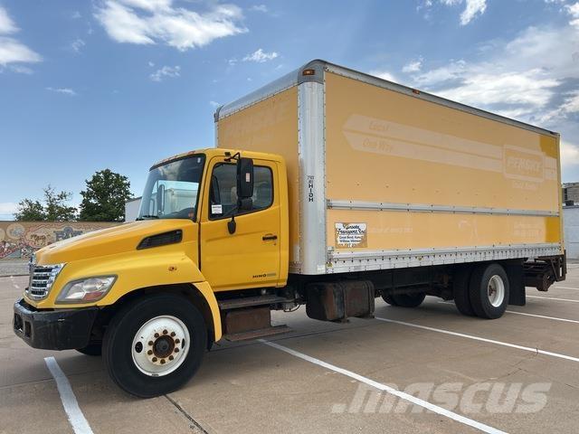 Hino 268 Bakwagens met gesloten opbouw