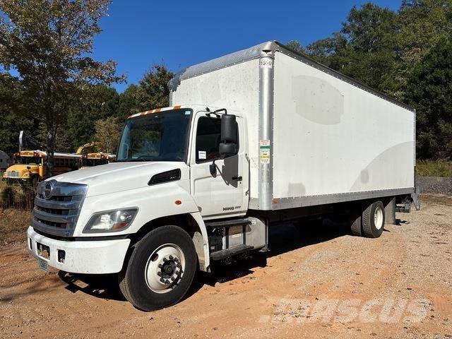 Hino 268 Bakwagens met gesloten opbouw