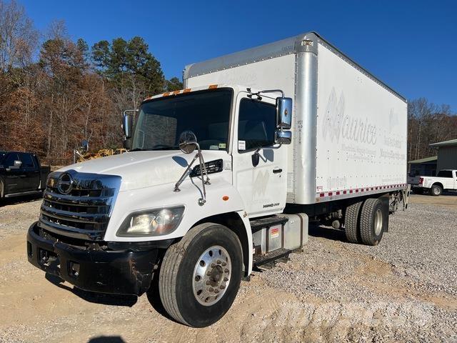 Hino 268 Bakwagens met gesloten opbouw