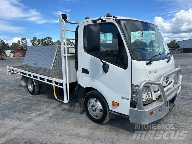 Hino 300 Platte bakwagens