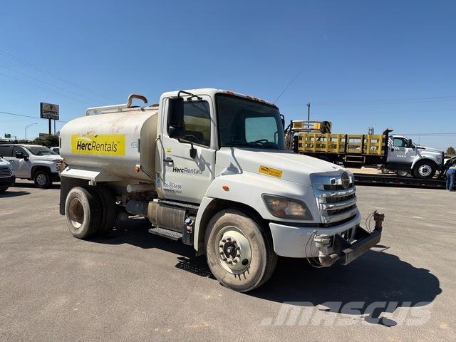 Hino 338 Water tankwagens