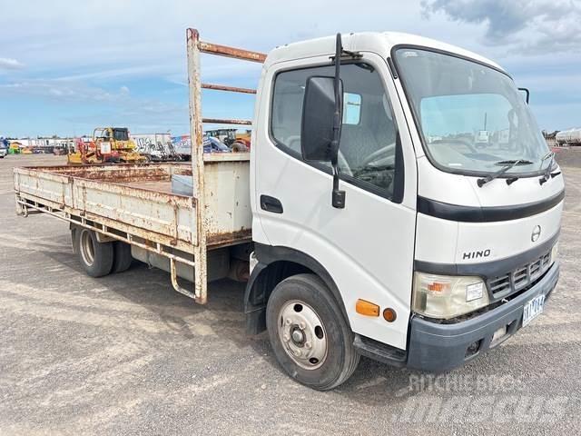 Hino Dutro Platte bakwagens