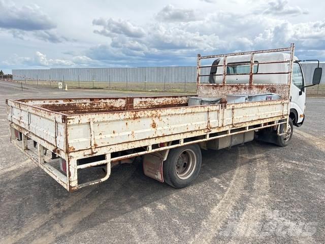 Hino Dutro Platte bakwagens