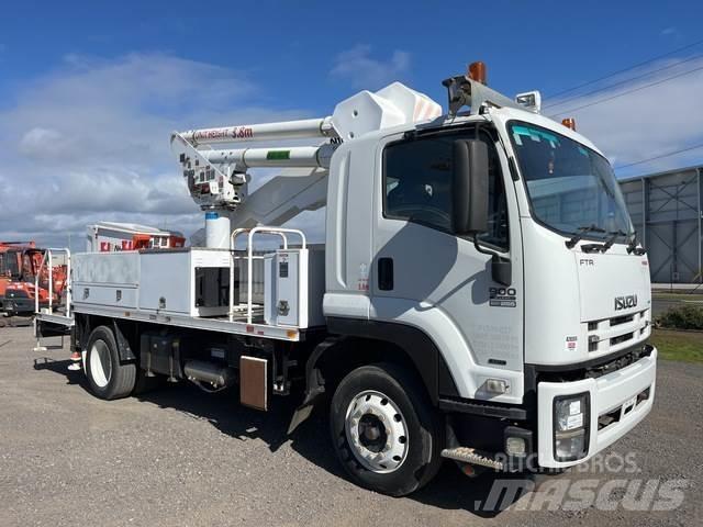 Isuzu FTR900 Auto hoogwerkers