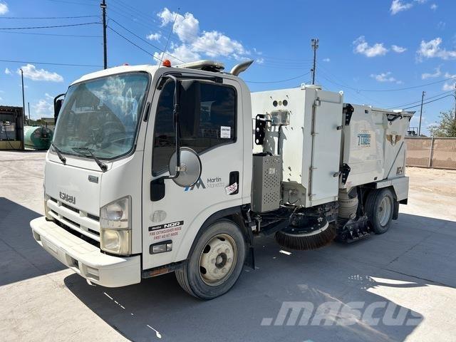 Isuzu NQR Veegwagens