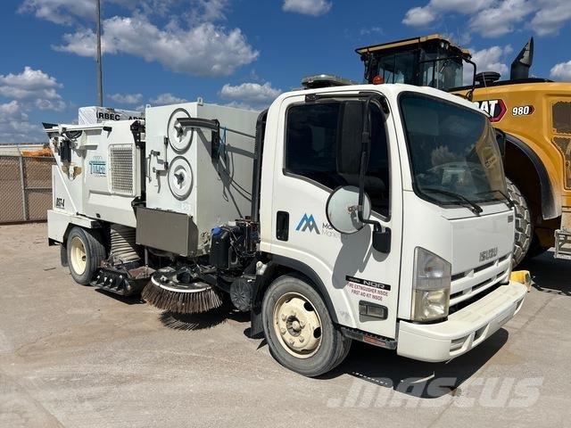 Isuzu NQR Veegwagens