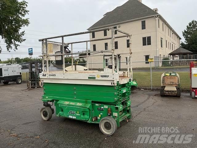 JLG 3246ES Schaarhoogwerkers