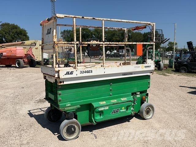 JLG 3246ES Schaarhoogwerkers