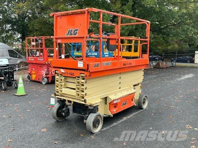 JLG 3246ES Schaarhoogwerkers