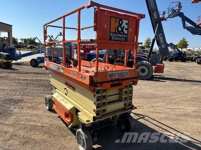 JLG 3246ES Schaarhoogwerkers