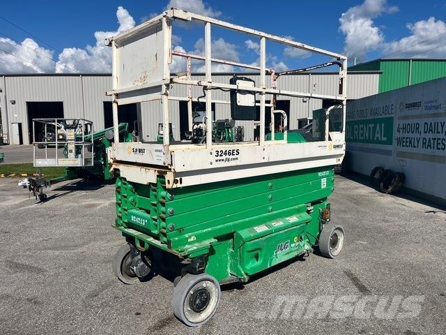 JLG 3246ES Schaarhoogwerkers