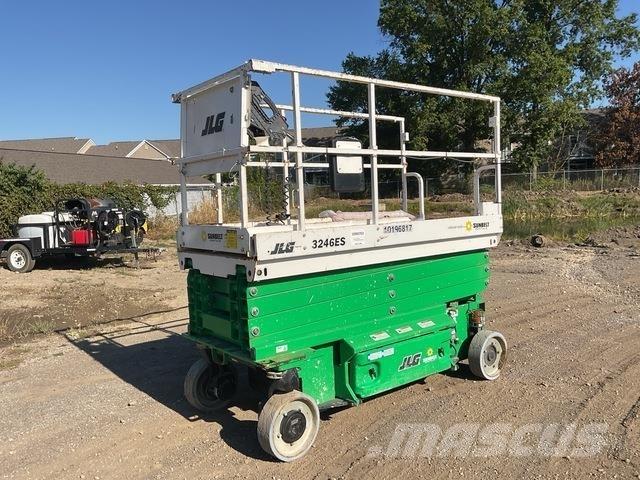 JLG 3246ES Schaarhoogwerkers
