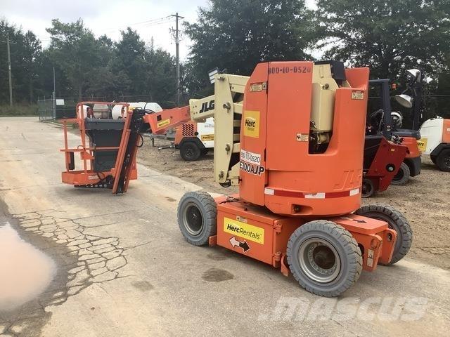 JLG E300AJP Knikarmhoogwerkers