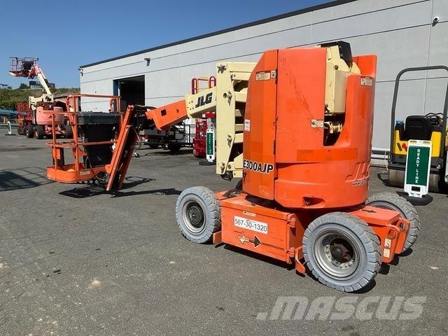 JLG E300AJP Knikarmhoogwerkers