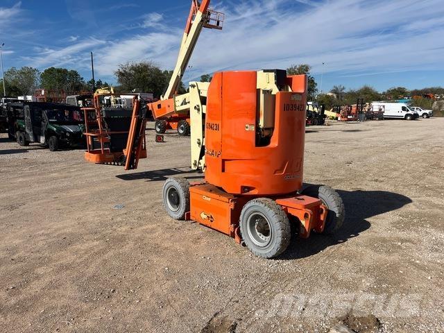 JLG E300AJP Knikarmhoogwerkers