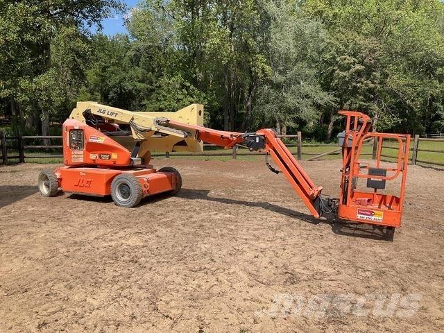 JLG E400AJPN Knikarmhoogwerkers