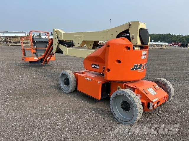 JLG E450AJ Knikarmhoogwerkers