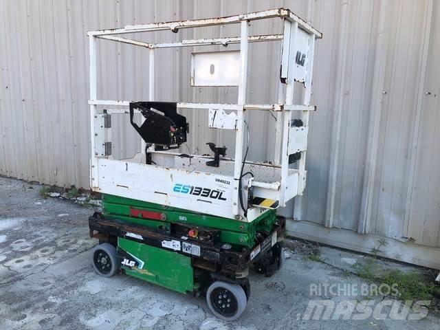JLG ES1330L Schaarhoogwerkers