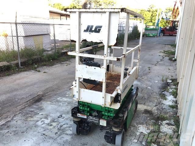 JLG ES1330L Schaarhoogwerkers