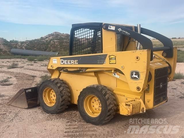 John Deere 325 Schrankladers
