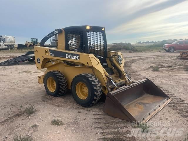 John Deere 325 Schrankladers