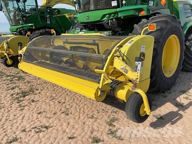 John Deere 649 Getrokken veldhakselaar