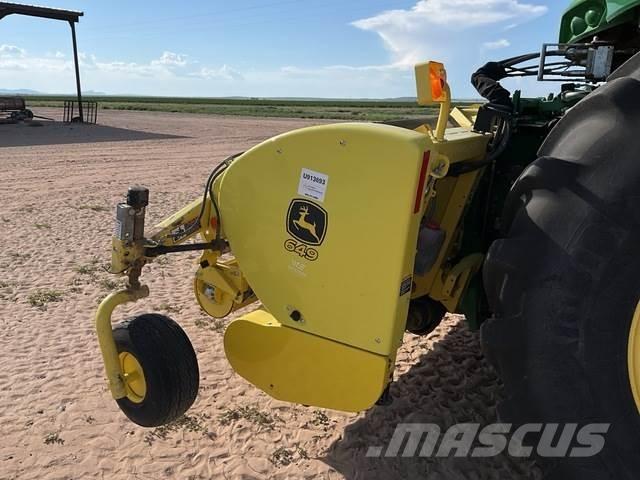 John Deere 649 Getrokken veldhakselaar