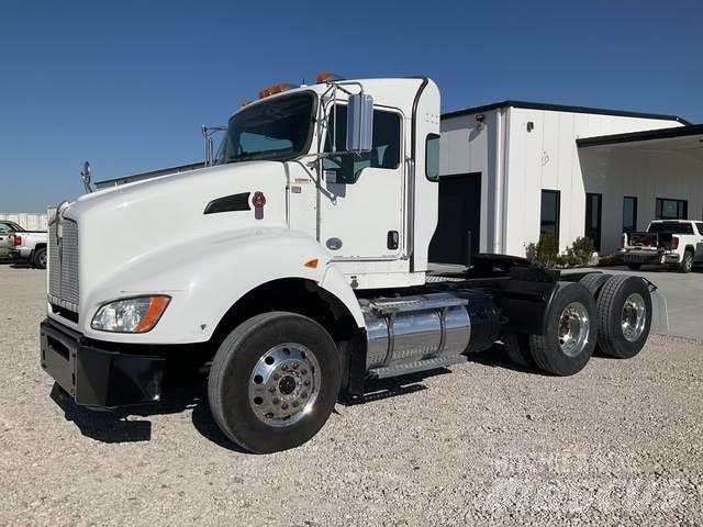 Kenworth T440 Trekkers