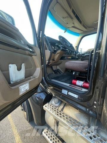 Kenworth T680 Trekkers