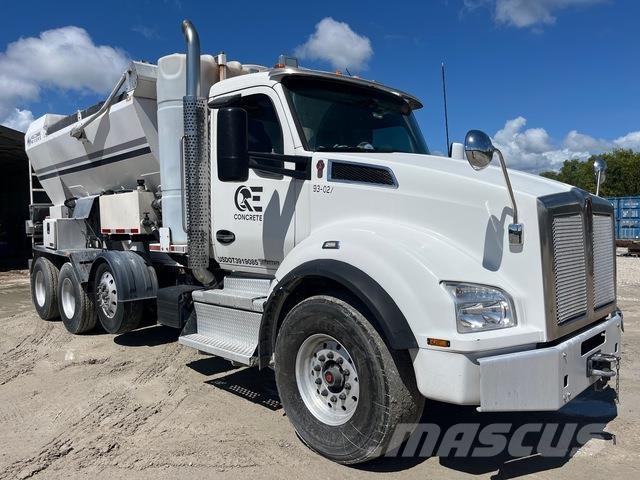 Kenworth T880 Betonmixers en pompen