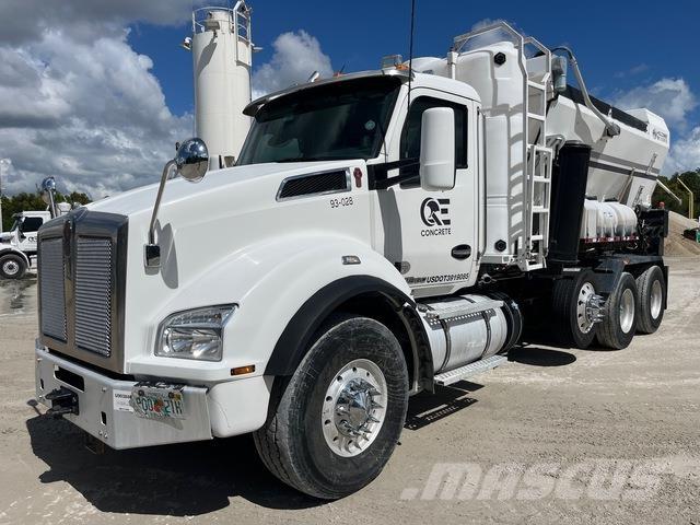 Kenworth T880 Betonmixers en pompen