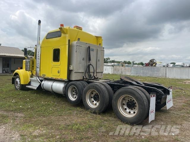 Kenworth W900 Trekkers