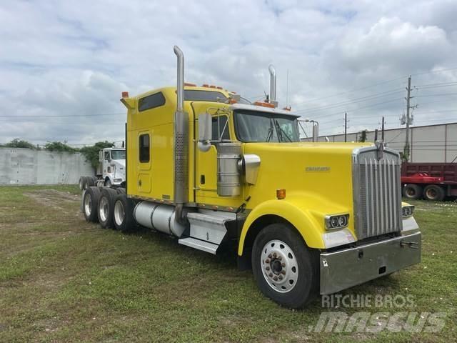 Kenworth W900 Trekkers