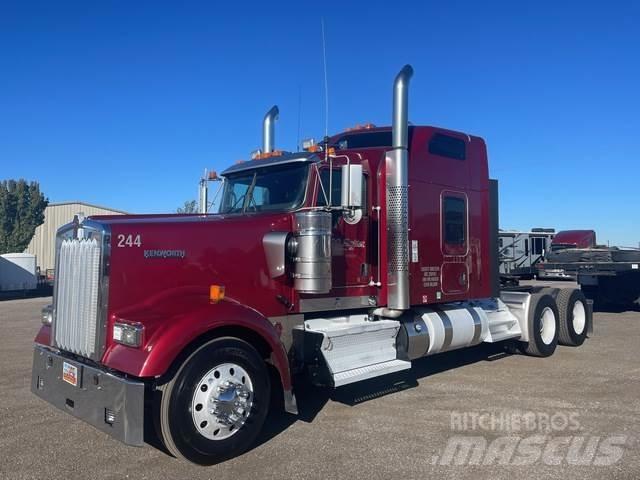 Kenworth W900 Trekkers