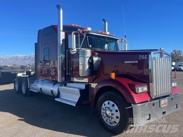 Kenworth W900 Trekkers
