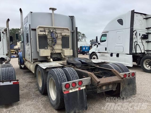 Kenworth W900 Trekkers