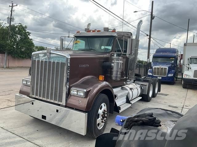 Kenworth W900 Trekkers