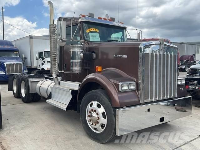 Kenworth W900 Trekkers