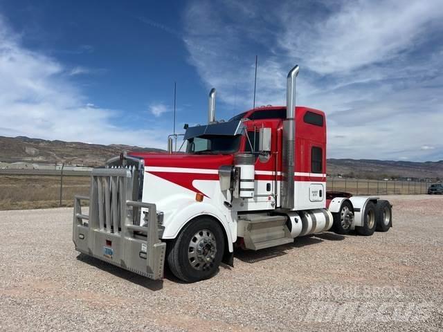 Kenworth W900 Trekkers