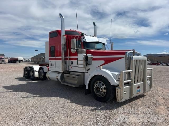 Kenworth W900 Trekkers