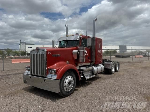 Kenworth W900 Trekkers