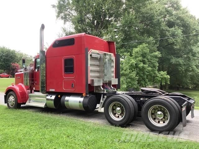 Kenworth W900 Trekkers