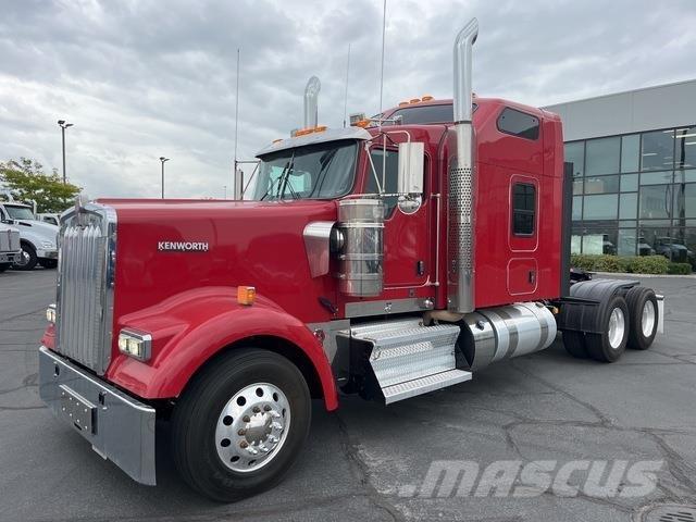 Kenworth W900 Trekkers