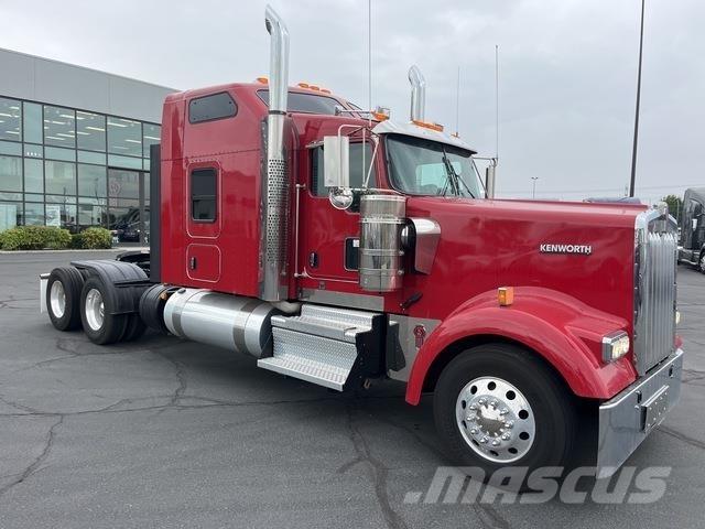 Kenworth W900 Trekkers