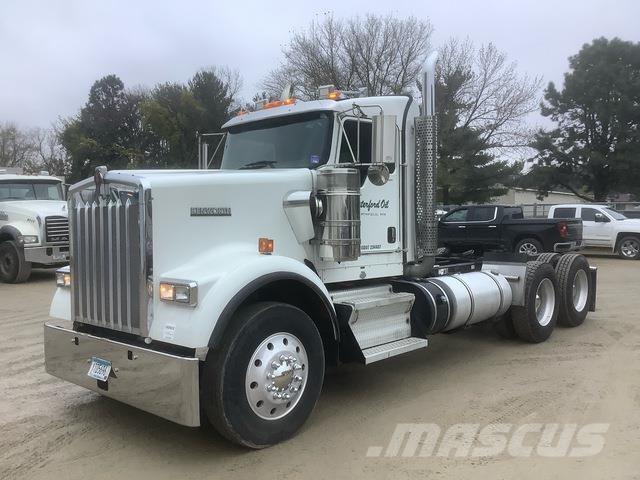 Kenworth W900 Trekkers