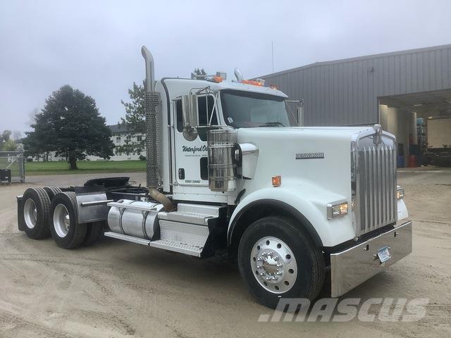 Kenworth W900 Trekkers
