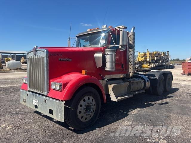 Kenworth W900L Trekkers